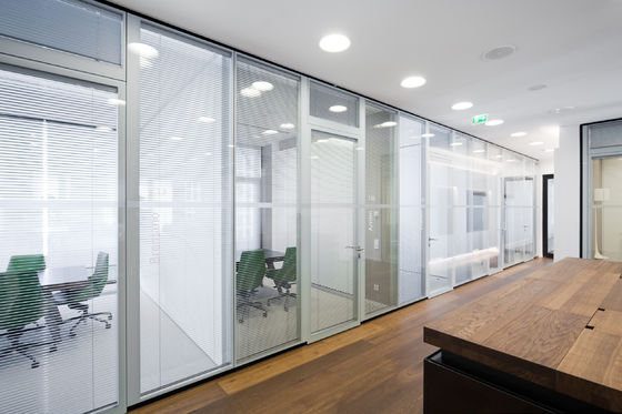 Beli Single Glazed Aluminium Frame Glass Partition Wall Dengan Pintu Aluminium Track online manufacture