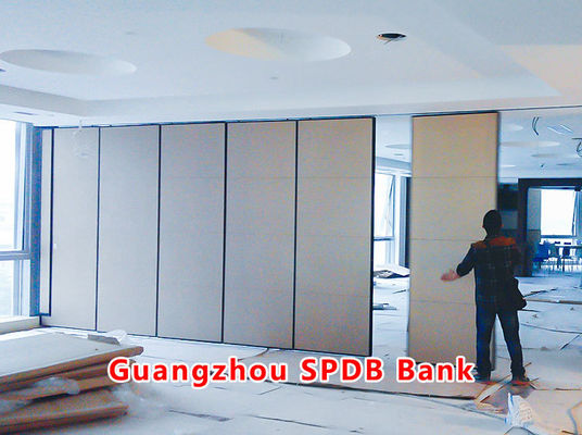 Harga yang bagus Guangzhou SPD Bank. Tembok Pembagian yang Bisa Dioperasikan dengan Ketebalan 105cm dan STC Rating 42-56dB untuk Ruang Makan dengan Papan MDF on line