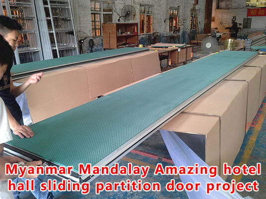 Harga yang bagus Fireproof Movable Acoustic Partition Wall with 56dB Sound Insulation and 6061-T6 Profile on line
