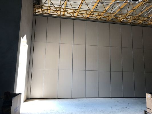 Multi Color Banquet Hall Acoustic Partition Wall Operasi lantai ke langit-langit