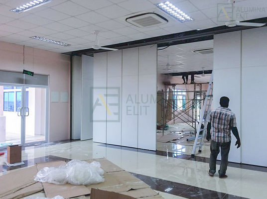 Harga yang bagus Acoustic Operable Movable Partition Wall dengan 6061-T6 Aluminium Alloy Frame dan Sound Insulation 45db Hingga 4 Meter Tinggi on line