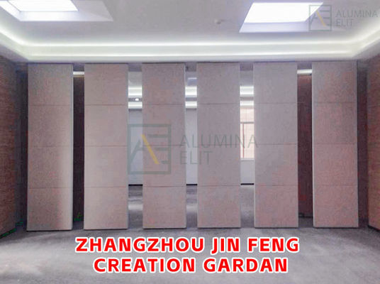 Harga yang bagus Dinding Partisi Akustik Operable Kayu dengan Tinggi Hingga 18M dan Rangka Baja Q235 untuk Ruang Konferensi on line